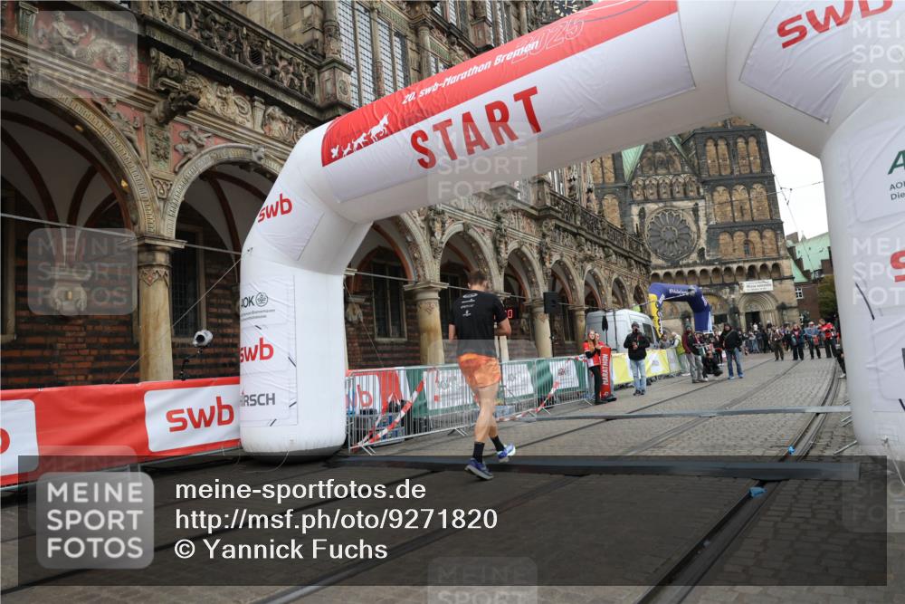 05.10.2025 - 20. swb-Marathon Bremen Yannick Fuchs http://msf.ph/oto/9271820 05.10.2025 12:17:41 Ziel 1124 meine-sportfotos.de