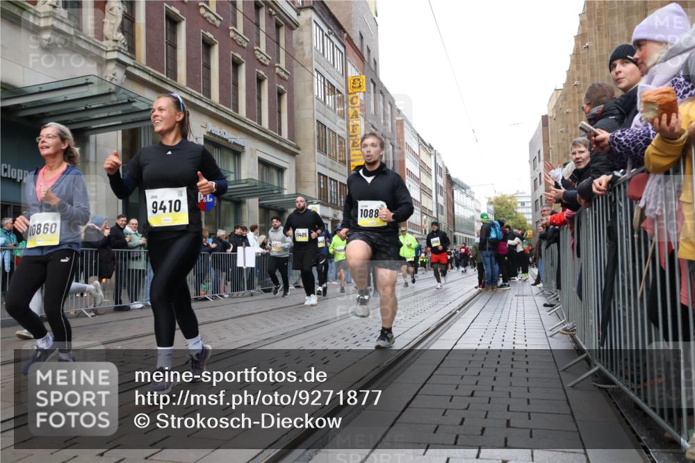 05.10.2025 - 20. swb-Marathon Bremen Strokosch-Dieckow http://msf.ph/oto/9271877 05.10.2025 11:09:34 Ziel 9001, 9288, 9410, 9470, 9476, 9538, 9554, 9561, 9685, 9731, 9732, 9760, 9887, 9972, 10316, 10383, 10412, 10435, 10448, 10515, 10659, 10672, 10827, 10860, 10881, 10885, 10886, 10969, 11206, 11219, 11381, 11401, 11405, 11486, 11634, 11654, 11655, 11748, 9001, 9288, 9410, 9470, 9476, 9538, 9554, 9561, 9685, 9731, 9732, 9760, 9887, 9972, 10316, 10383, 10412, 10435, 10448, 10515, 10659, 10672, 10827, 10860, 10881, 10885, 10886, 10969, 11206, 11219, 11381, 11401, 11405 meine-sportfotos.de