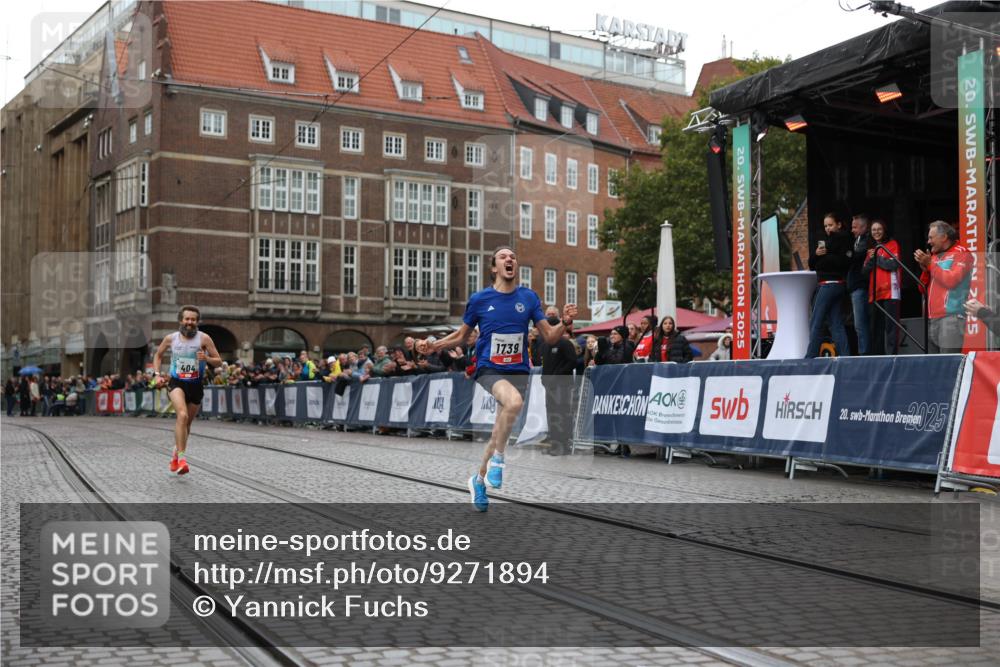 05.10.2025 - 20. swb-Marathon Bremen Yannick Fuchs http://msf.ph/oto/9271894 05.10.2025 12:17:52 Ziel 1739 meine-sportfotos.de