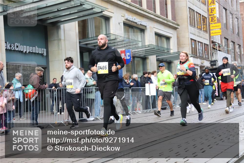 05.10.2025 - 20. swb-Marathon Bremen Strokosch-Dieckow http://msf.ph/oto/9271914 05.10.2025 11:09:36 Ziel 7799, 9001, 9288, 9410, 9470, 9476, 9538, 9554, 9561, 9685, 9760, 9972, 10383, 10412, 10435, 10448, 10515, 10596, 10659, 10827, 10860, 10885, 10886, 10969, 11206, 11219, 11381, 11401, 11405, 11486, 11536, 11634, 11654, 11655, 11748, 7799, 9001, 9288, 9410, 9470, 9476, 9538, 9554, 9561, 9685, 9760, 9972, 10383, 10412, 10435, 10448, 10515, 10596, 10659, 10827, 10860, 10885, 10886, 10969, 11206, 11219, 11381, 11401, 11405 meine-sportfotos.de