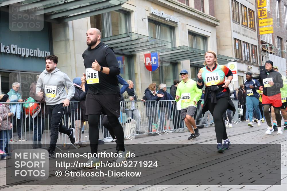 05.10.2025 - 20. swb-Marathon Bremen Strokosch-Dieckow http://msf.ph/oto/9271924 05.10.2025 11:09:36 Ziel 7799, 9001, 9288, 9410, 9470, 9476, 9538, 9554, 9561, 9685, 9760, 9972, 10383, 10412, 10435, 10448, 10515, 10596, 10659, 10827, 10860, 10885, 10886, 10969, 11206, 11219, 11381, 11401, 11405, 11486, 11536, 11634, 11654, 11655, 11748, 7799, 9001, 9288, 9410, 9470, 9476, 9538, 9554, 9561, 9685, 9760, 9972, 10383, 10412, 10435, 10448, 10515, 10596, 10659, 10827, 10860, 10885, 10886, 10969, 11206, 11219, 11381, 11401, 11405 meine-sportfotos.de