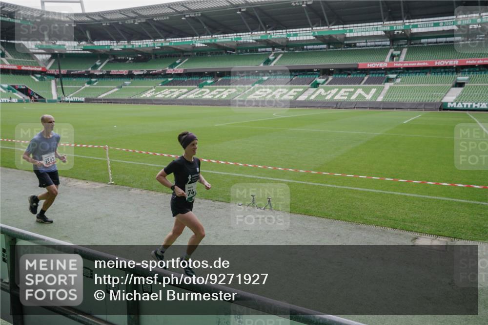 05.10.2025 - 20. swb-Marathon Bremen Michael Burmester http://msf.ph/oto/9271927 05.10.2025 12:45:25 Laufen im Stadion 109, 349, 819, 1055, 1146, 1631, 1790, 1883, 2666, 2719, 3197, 3218, 3327, 3342, 3807, 4358, 4571, 4786, 5132, 5588, 6150, 6302, 6996, 7440, 8747, 8828, 9130, 539, 642, 657, 917, 2013, 2188, 3150, 3219, 3251, 3982, 6633, 7525, 8169, 8351, 8382 meine-sportfotos.de