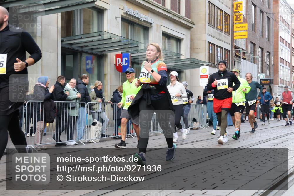 05.10.2025 - 20. swb-Marathon Bremen Strokosch-Dieckow http://msf.ph/oto/9271936 05.10.2025 11:09:37 Ziel 7799, 9001, 9288, 9410, 9470, 9476, 9554, 9561, 9685, 9760, 9972, 10383, 10412, 10435, 10448, 10515, 10563, 10596, 10659, 10827, 10860, 10885, 10969, 11206, 11219, 11381, 11401, 11405, 11486, 11536, 11634, 11655, 11748, 7799, 9001, 9288, 9410, 9470, 9476, 9554, 9561, 9685, 9760, 9972, 10383, 10412, 10435, 10448, 10515, 10563, 10596, 10659, 10827, 10860, 10885, 10969, 11206, 11219, 11381, 11401, 11405 meine-sportfotos.de