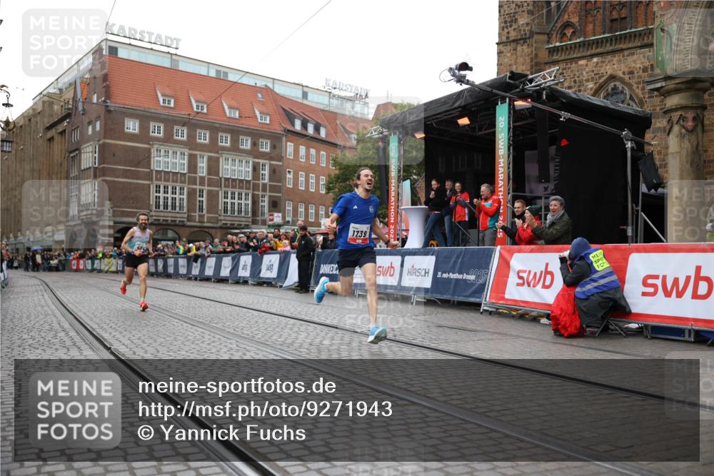 05.10.2025 - 20. swb-Marathon Bremen Yannick Fuchs http://msf.ph/oto/9271943 05.10.2025 12:17:53 Ziel 404, 1739 meine-sportfotos.de