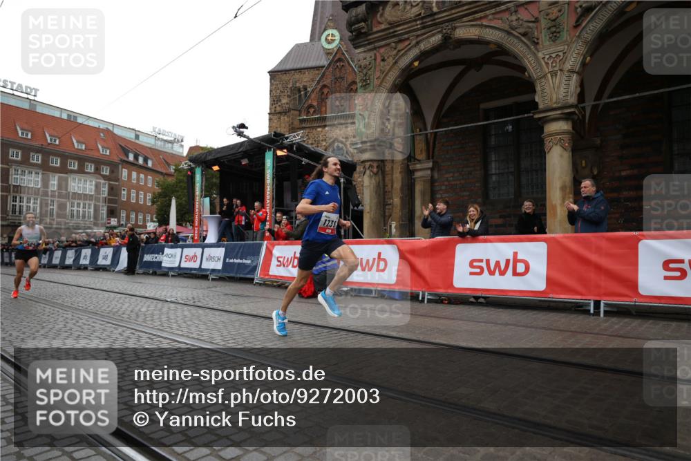 05.10.2025 - 20. swb-Marathon Bremen Yannick Fuchs http://msf.ph/oto/9272003 05.10.2025 12:17:53 Ziel 404, 1739 meine-sportfotos.de