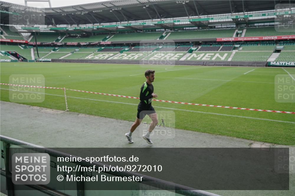 05.10.2025 - 20. swb-Marathon Bremen Michael Burmester http://msf.ph/oto/9272010 05.10.2025 12:45:35 Laufen im Stadion 109, 349, 649, 852, 943, 1055, 1091, 1146, 1307, 1790, 1883, 2545, 2666, 3197, 3218, 3327, 3807, 4571, 4786, 5132, 5588, 6150, 6302, 6996, 7028, 7440, 7526, 8747, 8828, 9130, 109, 642, 657, 819, 1631, 2013, 2188, 2719, 3219, 3251, 3342, 4358, 6302, 6633, 8169, 8351, 8382 meine-sportfotos.de