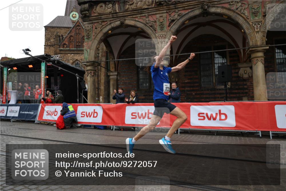 05.10.2025 - 20. swb-Marathon Bremen Yannick Fuchs http://msf.ph/oto/9272057 05.10.2025 12:17:53 Ziel 404, 1739 meine-sportfotos.de