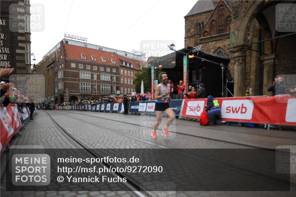 05.10.2025 - 20. swb-Marathon Bremen Yannick Fuchs http://msf.ph/oto/9272090 05.10.2025 12:17:54 Ziel 404, 1739 meine-sportfotos.de
