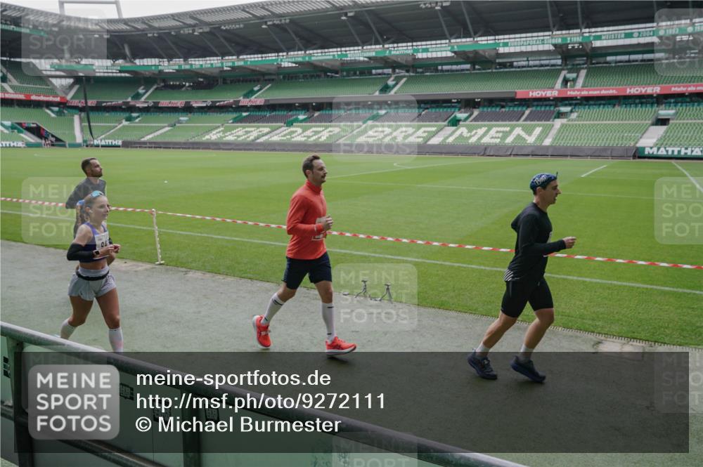 05.10.2025 - 20. swb-Marathon Bremen Michael Burmester http://msf.ph/oto/9272111 05.10.2025 12:45:49 Laufen im Stadion 349, 649, 852, 943, 1091, 1146, 1307, 1790, 1883, 2545, 3197, 3218, 3807, 4786, 5132, 5588, 6150, 7028, 7440, 7526, 8747, 109, 819, 1055, 1631, 2666, 2719, 3327, 3342, 4358, 4571, 6302, 6996, 8828, 9130 meine-sportfotos.de