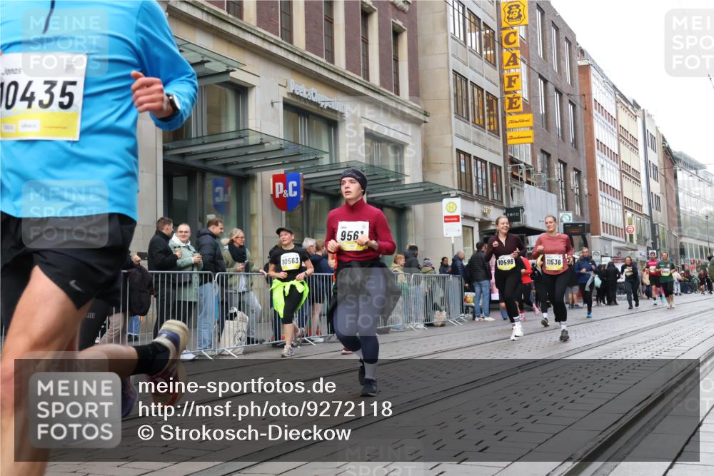 05.10.2025 - 20. swb-Marathon Bremen Strokosch-Dieckow http://msf.ph/oto/9272118 05.10.2025 11:09:45 Ziel 7799, 9288, 9410, 9470, 9476, 9554, 9561, 9685, 9760, 9806, 9972, 10082, 10383, 10435, 10448, 10515, 10563, 10596, 10659, 10827, 10860, 10885, 10969, 11204, 11219, 11261, 11333, 11381, 11401, 11405, 11536, 11634, 11748, 7799, 9288, 9410, 9470, 9476, 9554, 9561, 9685, 9760, 9806, 9972, 10082, 10383, 10435, 10448, 10515, 10563, 10596, 10659, 10827, 10860, 10885, 10969, 11204, 11219, 11261, 11333, 11381, 11401, 11405 meine-sportfotos.de