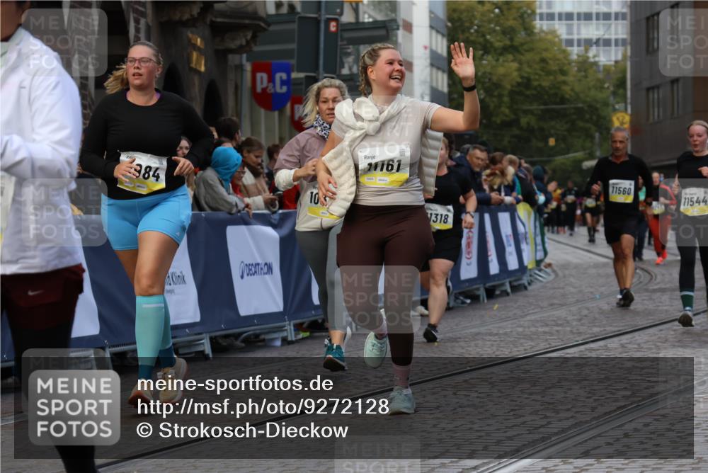 05.10.2025 - 20. swb-Marathon Bremen Strokosch-Dieckow http://msf.ph/oto/9272128 05.10.2025 11:10:49 Ziel 9984, 10399, 10861, 11161, 11318, 11544 meine-sportfotos.de