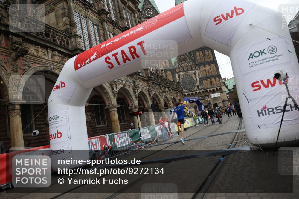05.10.2025 - 20. swb-Marathon Bremen Yannick Fuchs http://msf.ph/oto/9272134 05.10.2025 12:17:55 Ziel 404, 1739 meine-sportfotos.de