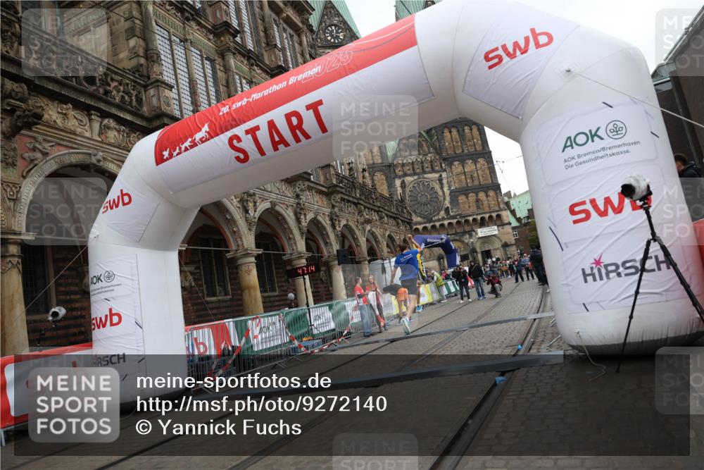 05.10.2025 - 20. swb-Marathon Bremen Yannick Fuchs http://msf.ph/oto/9272140 05.10.2025 12:17:55 Ziel 404, 1739 meine-sportfotos.de