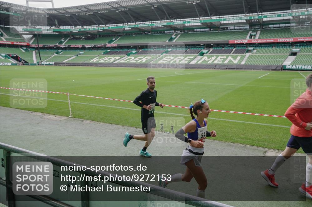 05.10.2025 - 20. swb-Marathon Bremen Michael Burmester http://msf.ph/oto/9272153 05.10.2025 12:45:50 Laufen im Stadion 349, 649, 852, 943, 1091, 1146, 1307, 1790, 1883, 2228, 2545, 3197, 3218, 3807, 4786, 5132, 5588, 6150, 7028, 7440, 7526, 8747, 109, 1055, 1631, 2666, 2719, 3218, 3327, 3342, 4571, 6302, 6996, 8828, 9130 meine-sportfotos.de