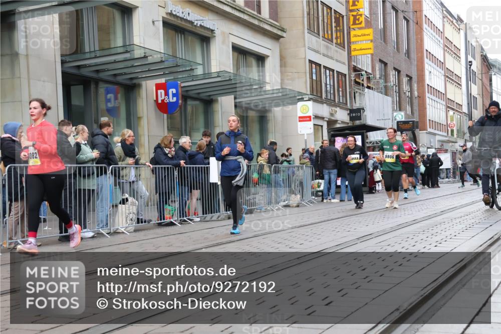 05.10.2025 - 20. swb-Marathon Bremen Strokosch-Dieckow http://msf.ph/oto/9272192 05.10.2025 11:09:51 Ziel 7799, 8533, 9288, 9470, 9476, 9554, 9561, 9734, 9760, 9806, 10082, 10189, 10280, 10383, 10435, 10515, 10563, 10596, 10659, 10885, 10969, 11204, 11261, 11333, 11401, 11405, 11536, 11634, 11748, 7799, 8533, 9288, 9470, 9476, 9554, 9561, 9734, 9760, 9806, 10082, 10189, 10280, 10383, 10435, 10515, 10563, 10596, 10659, 10885, 10969, 11204, 11261, 11333, 11401, 11405 meine-sportfotos.de