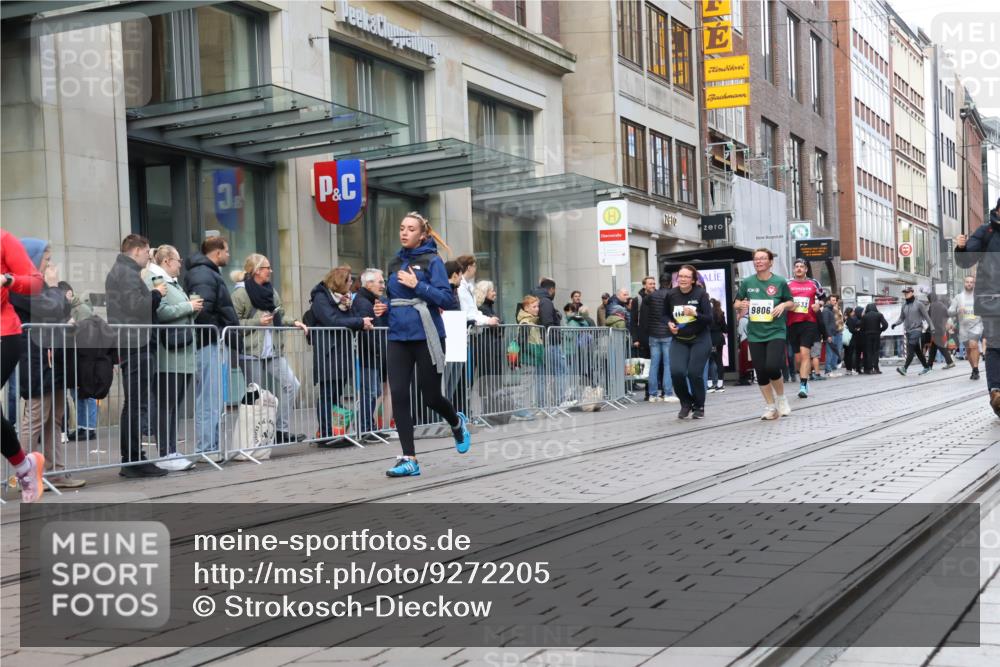 05.10.2025 - 20. swb-Marathon Bremen Strokosch-Dieckow http://msf.ph/oto/9272205 05.10.2025 11:09:51 Ziel 7799, 8533, 9288, 9470, 9476, 9554, 9561, 9734, 9760, 9806, 10082, 10189, 10280, 10383, 10435, 10515, 10563, 10596, 10659, 10885, 10969, 11204, 11261, 11333, 11401, 11405, 11536, 11634, 11748, 7799, 8533, 9288, 9470, 9476, 9554, 9561, 9734, 9760, 9806, 10082, 10189, 10280, 10383, 10435, 10515, 10563, 10596, 10659, 10885, 10969, 11204, 11261, 11333, 11401, 11405 meine-sportfotos.de
