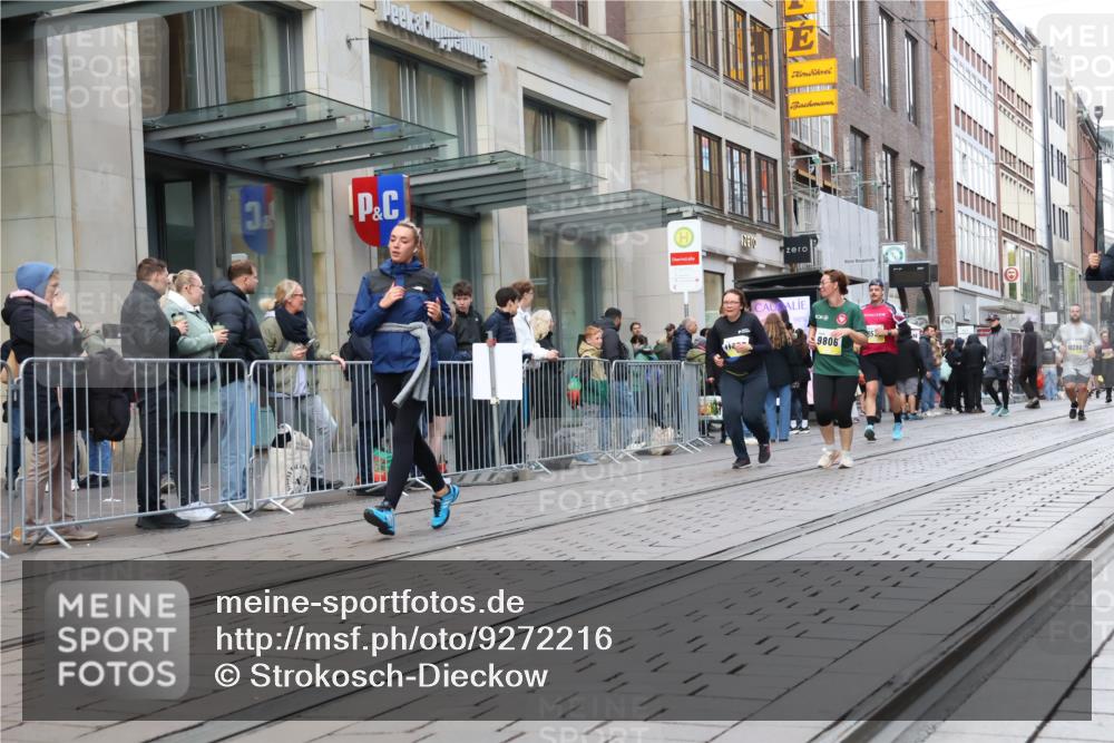 05.10.2025 - 20. swb-Marathon Bremen Strokosch-Dieckow http://msf.ph/oto/9272216 05.10.2025 11:09:51 Ziel 7799, 8533, 9288, 9470, 9476, 9554, 9561, 9734, 9760, 9806, 10082, 10189, 10280, 10383, 10435, 10515, 10563, 10596, 10659, 10885, 10969, 11204, 11261, 11333, 11401, 11405, 11536, 11634, 11748, 7799, 8533, 9288, 9470, 9476, 9554, 9561, 9734, 9760, 9806, 10082, 10189, 10280, 10383, 10435, 10515, 10563, 10596, 10659, 10885, 10969, 11204, 11261, 11333, 11401, 11405 meine-sportfotos.de