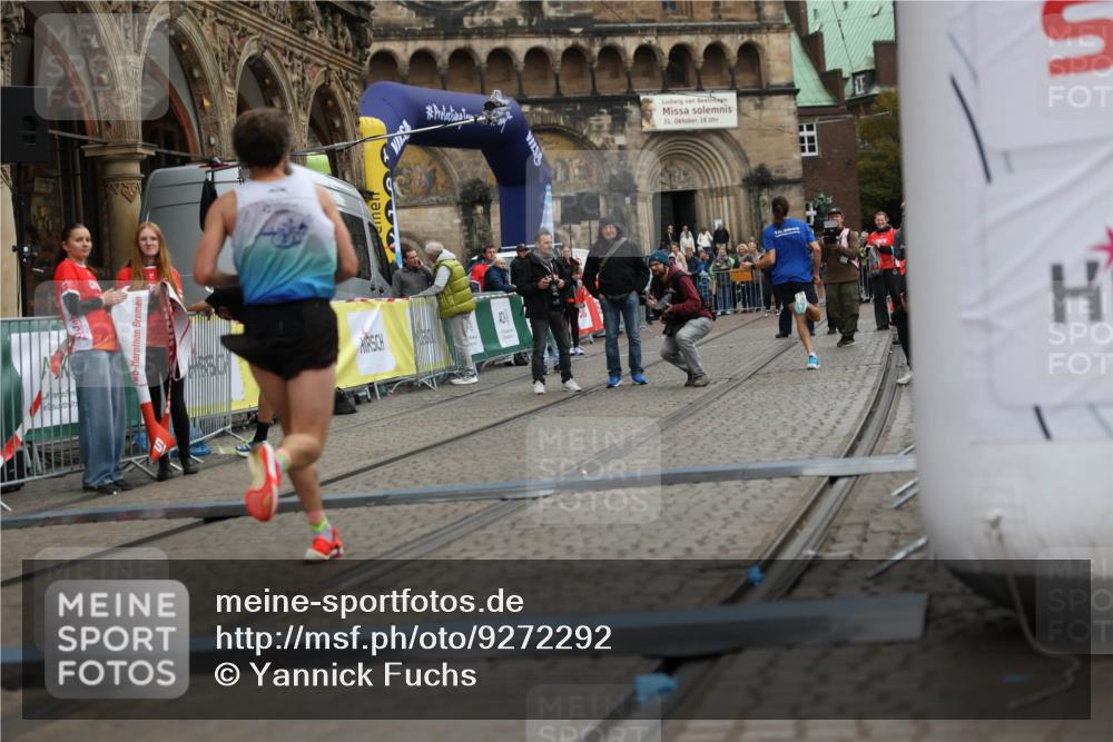 05.10.2025 - 20. swb-Marathon Bremen Yannick Fuchs http://msf.ph/oto/9272292 05.10.2025 12:17:57 Ziel 404, 1739 meine-sportfotos.de