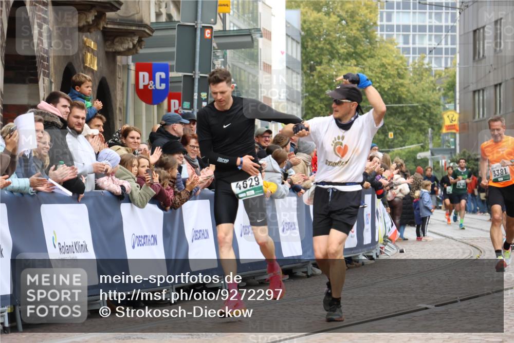05.10.2025 - 20. swb-Marathon Bremen Strokosch-Dieckow http://msf.ph/oto/9272297 05.10.2025 13:02:55 Ziel 288, 2585, 3197, 3381 meine-sportfotos.de