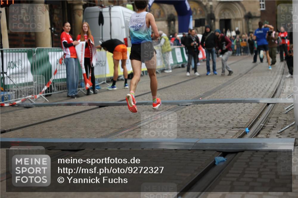 05.10.2025 - 20. swb-Marathon Bremen Yannick Fuchs http://msf.ph/oto/9272327 05.10.2025 12:17:58 Ziel 404, 1739 meine-sportfotos.de