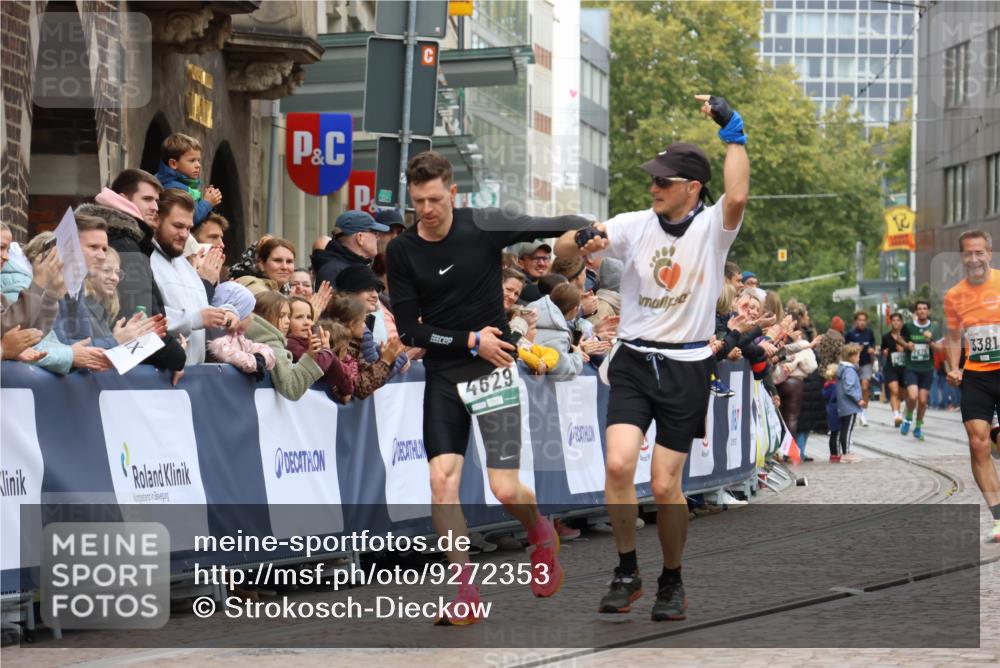 05.10.2025 - 20. swb-Marathon Bremen Strokosch-Dieckow http://msf.ph/oto/9272353 05.10.2025 13:02:55 Ziel 288, 2585, 3197, 3381 meine-sportfotos.de