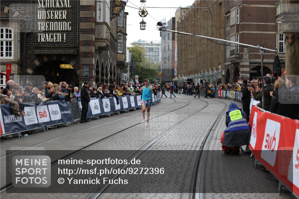 05.10.2025 - 20. swb-Marathon Bremen Yannick Fuchs http://msf.ph/oto/9272396 05.10.2025 12:19:13 Ziel 2049 meine-sportfotos.de