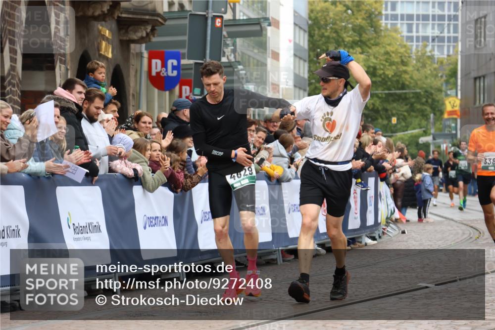 05.10.2025 - 20. swb-Marathon Bremen Strokosch-Dieckow http://msf.ph/oto/9272408 05.10.2025 13:02:55 Ziel 288, 2585, 3197, 3381 meine-sportfotos.de