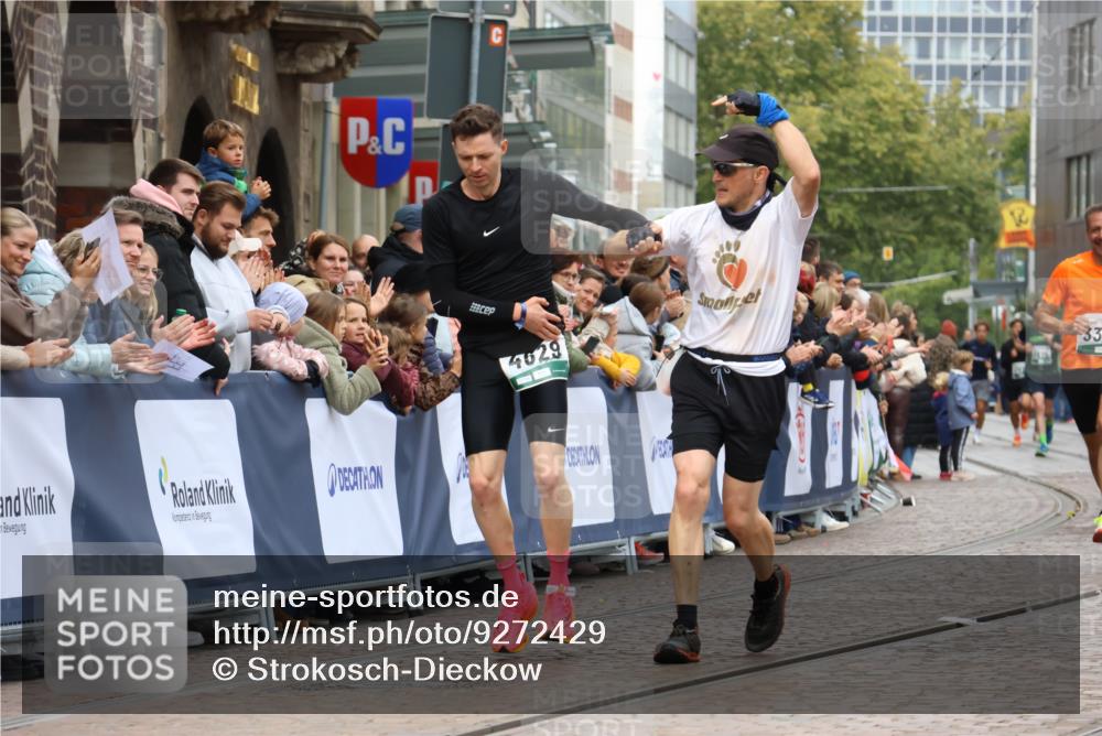 05.10.2025 - 20. swb-Marathon Bremen Strokosch-Dieckow http://msf.ph/oto/9272429 05.10.2025 13:02:55 Ziel 288, 2585, 3197, 3381 meine-sportfotos.de