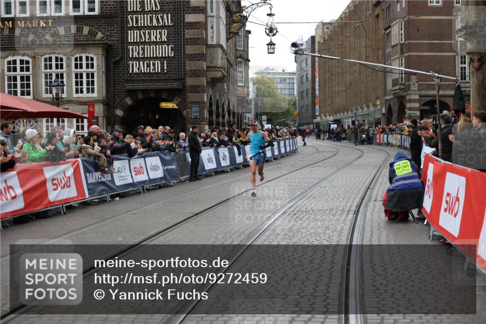 05.10.2025 - 20. swb-Marathon Bremen Yannick Fuchs http://msf.ph/oto/9272459 05.10.2025 12:19:14 Ziel 2049 meine-sportfotos.de