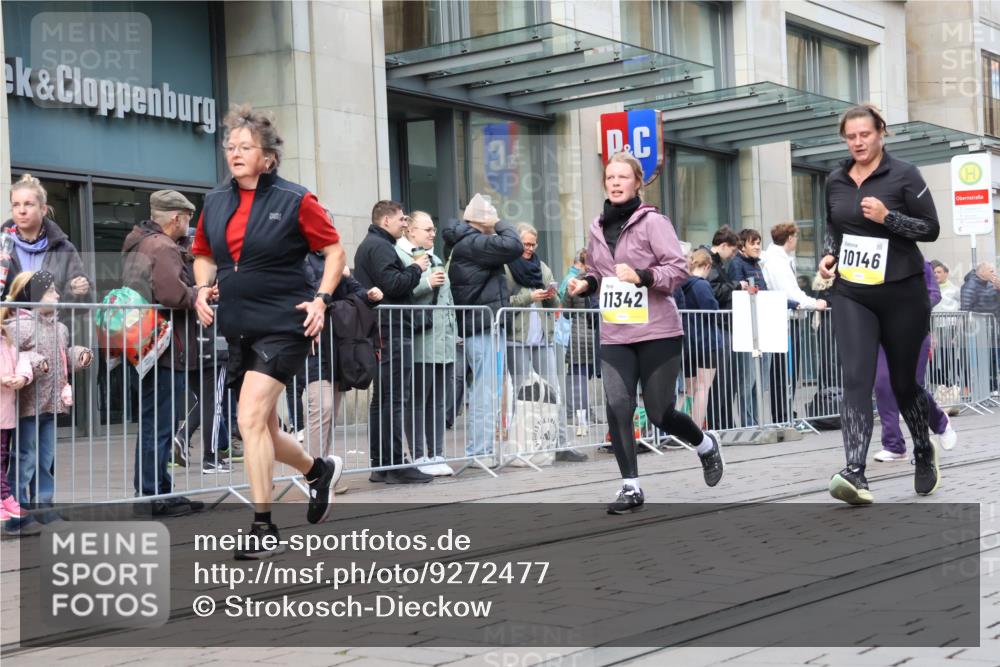 05.10.2025 - 20. swb-Marathon Bremen Strokosch-Dieckow http://msf.ph/oto/9272477 05.10.2025 11:10:12 Ziel 8225, 8533, 9446, 9572, 9734, 9804, 9895, 10146, 10280, 10288, 10440, 10441, 10442, 10552, 10665, 10962, 10980, 11157, 11240, 11342, 11388, 8225, 8533, 9446, 9572, 9734, 9804, 9895, 10146, 10280, 10288, 10440, 10441, 10442, 10552, 10665, 10962, 10980, 11157, 11240, 11342, 11388 meine-sportfotos.de