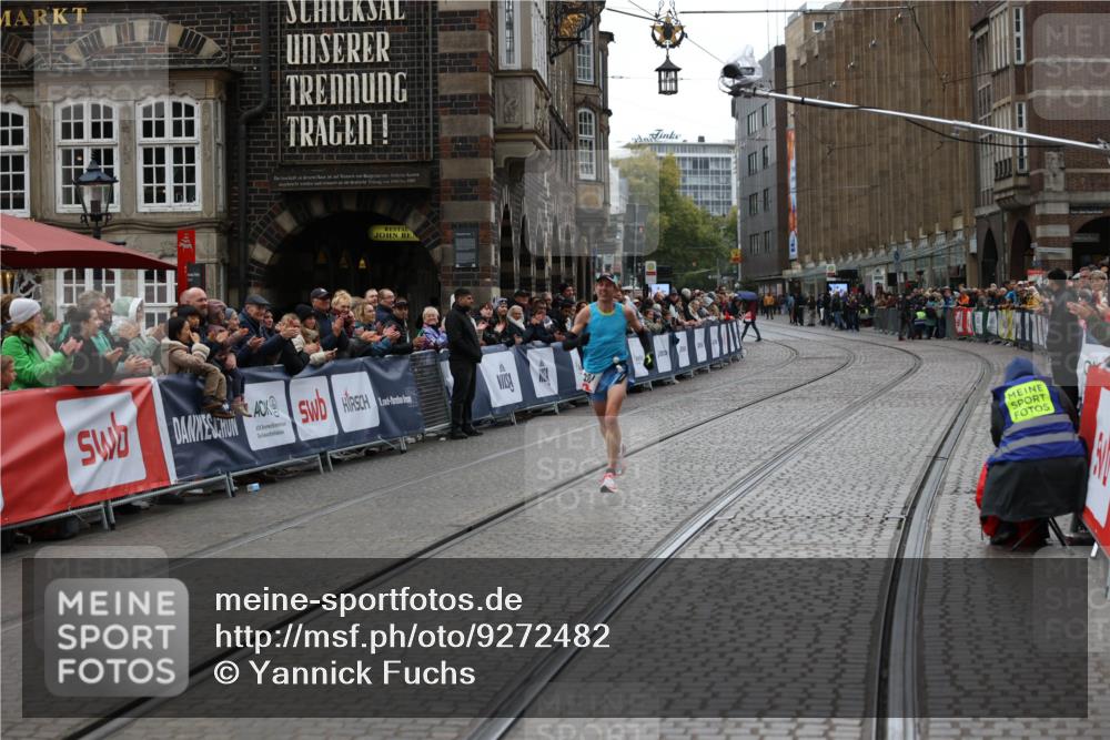 05.10.2025 - 20. swb-Marathon Bremen Yannick Fuchs http://msf.ph/oto/9272482 05.10.2025 12:19:14 Ziel 2049 meine-sportfotos.de
