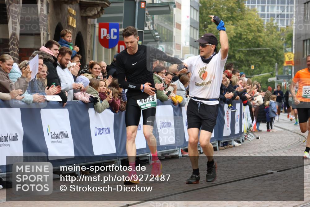 05.10.2025 - 20. swb-Marathon Bremen Strokosch-Dieckow http://msf.ph/oto/9272487 05.10.2025 13:02:55 Ziel 288, 2585, 3197, 3381 meine-sportfotos.de
