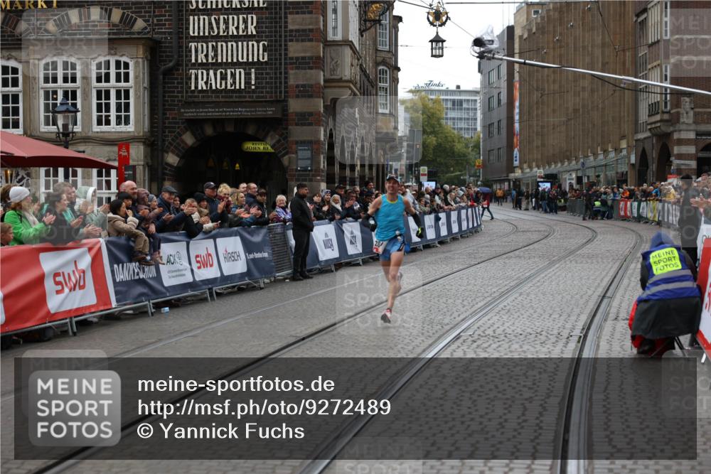 05.10.2025 - 20. swb-Marathon Bremen Yannick Fuchs http://msf.ph/oto/9272489 05.10.2025 12:19:14 Ziel 2049 meine-sportfotos.de