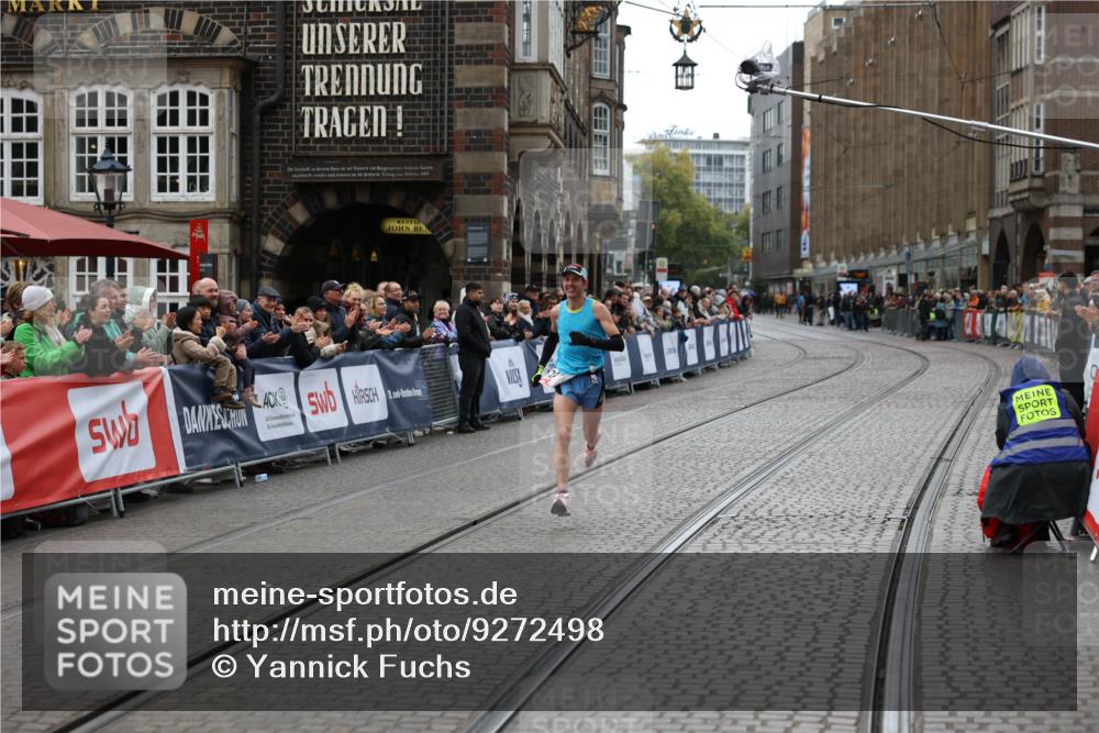05.10.2025 - 20. swb-Marathon Bremen Yannick Fuchs http://msf.ph/oto/9272498 05.10.2025 12:19:14 Ziel 2049 meine-sportfotos.de