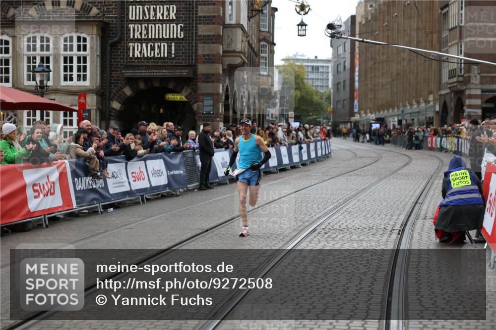 05.10.2025 - 20. swb-Marathon Bremen Yannick Fuchs http://msf.ph/oto/9272508 05.10.2025 12:19:14 Ziel 2049 meine-sportfotos.de