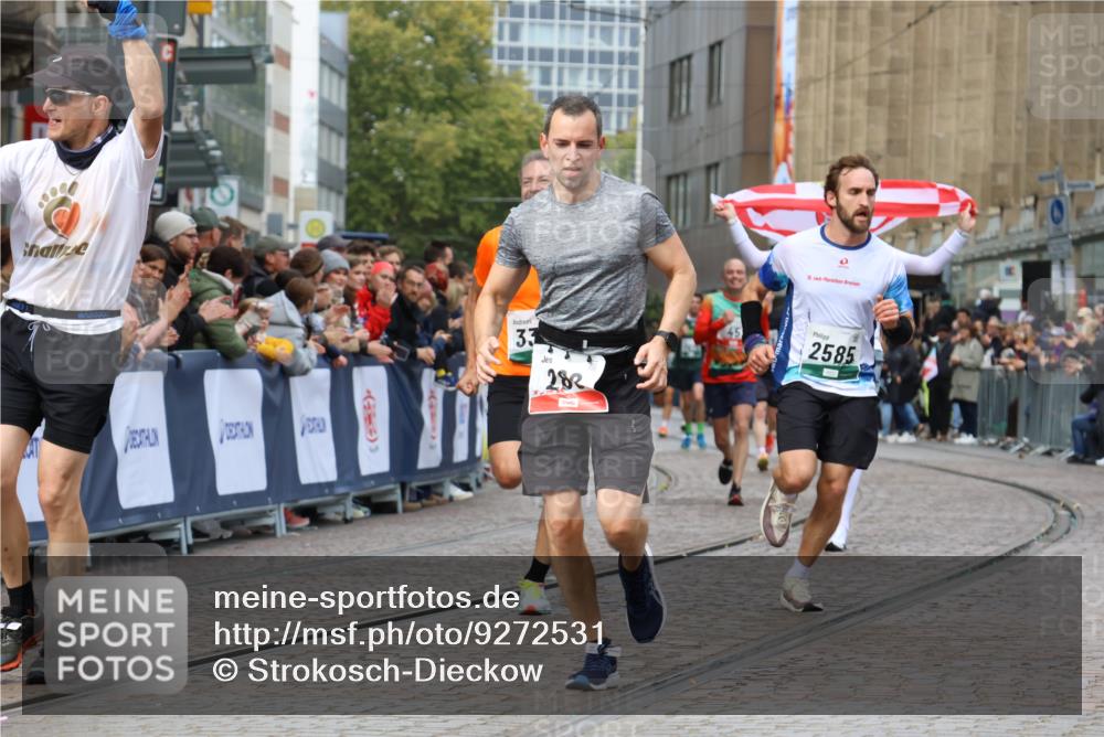 05.10.2025 - 20. swb-Marathon Bremen Strokosch-Dieckow http://msf.ph/oto/9272531 05.10.2025 13:02:57 Ziel 45, 288, 2585, 3197, 3381 meine-sportfotos.de