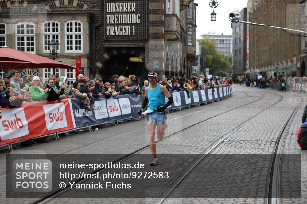 05.10.2025 - 20. swb-Marathon Bremen Yannick Fuchs http://msf.ph/oto/9272583 05.10.2025 12:19:15 Ziel 2049 meine-sportfotos.de