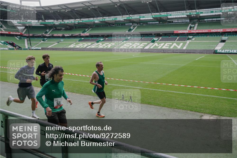 05.10.2025 - 20. swb-Marathon Bremen Michael Burmester http://msf.ph/oto/9272589 05.10.2025 12:46:58 Laufen im Stadion 223, 265, 391, 502, 505, 545, 609, 818, 862, 891, 1246, 1521, 1635, 2163, 2276, 2585, 2939, 3054, 3084, 3381, 4758, 4848, 4966, 4988, 6295, 6849, 7583, 7675, 256, 281, 2228, 4274, 4617, 6849 meine-sportfotos.de