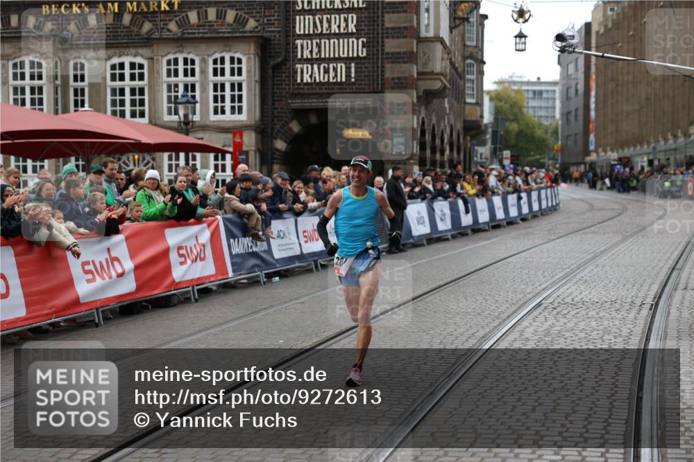 05.10.2025 - 20. swb-Marathon Bremen Yannick Fuchs http://msf.ph/oto/9272613 05.10.2025 12:19:15 Ziel 2049 meine-sportfotos.de