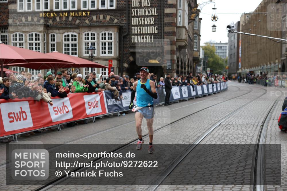 05.10.2025 - 20. swb-Marathon Bremen Yannick Fuchs http://msf.ph/oto/9272622 05.10.2025 12:19:16 Ziel 2049 meine-sportfotos.de