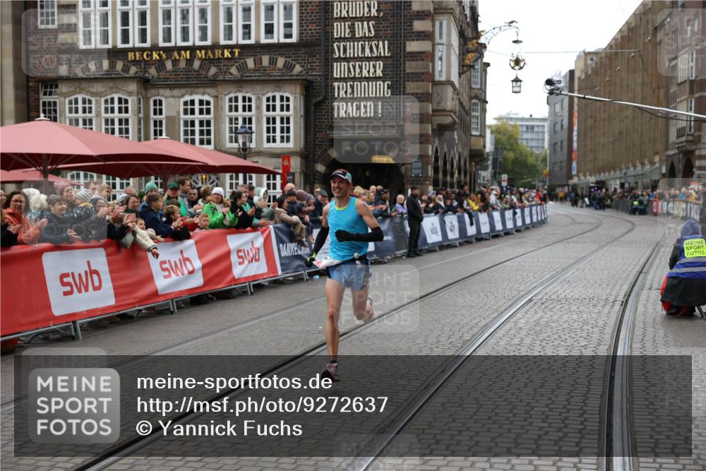 05.10.2025 - 20. swb-Marathon Bremen Yannick Fuchs http://msf.ph/oto/9272637 05.10.2025 12:19:16 Ziel 2049 meine-sportfotos.de