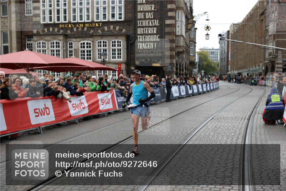 05.10.2025 - 20. swb-Marathon Bremen Yannick Fuchs http://msf.ph/oto/9272646 05.10.2025 12:19:16 Ziel 2049 meine-sportfotos.de