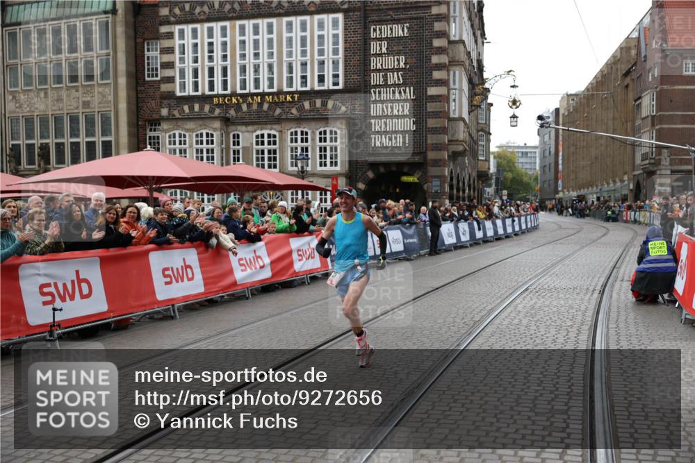 05.10.2025 - 20. swb-Marathon Bremen Yannick Fuchs http://msf.ph/oto/9272656 05.10.2025 12:19:16 Ziel 2049 meine-sportfotos.de