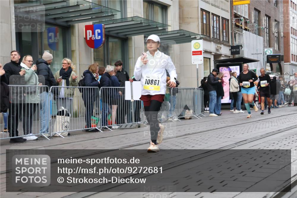05.10.2025 - 20. swb-Marathon Bremen Strokosch-Dieckow http://msf.ph/oto/9272681 05.10.2025 11:10:26 Ziel 9446, 9572, 9804, 9984, 10146, 10399, 10665, 10861, 10962, 11157, 11161, 11240, 11318, 11342, 11544, 9446, 9572, 9804, 9984, 10146, 10399, 10665, 10861, 10962, 11157, 11161, 11240, 11318, 11342, 11544 meine-sportfotos.de