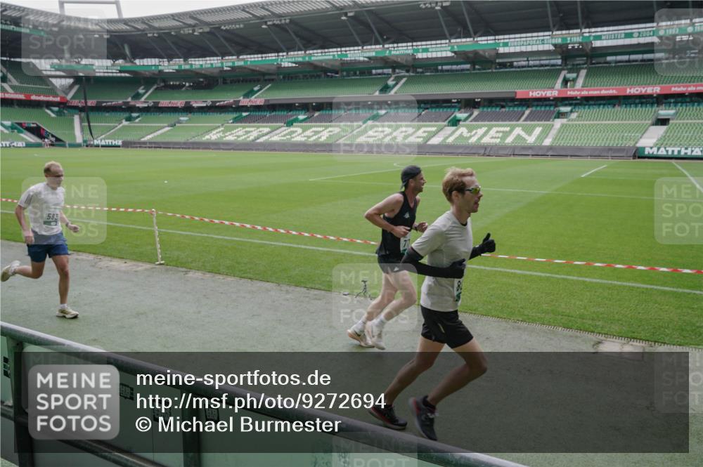 05.10.2025 - 20. swb-Marathon Bremen Michael Burmester http://msf.ph/oto/9272694 05.10.2025 12:47:13 Laufen im Stadion 223, 265, 391, 442, 502, 505, 545, 609, 770, 818, 862, 891, 1246, 1521, 1635, 2472, 2482, 2613, 2872, 2939, 3054, 3061, 3084, 4215, 4255, 4758, 4848, 4966, 4988, 5656, 5831, 6295, 7070, 7170, 7583, 8013, 256, 281, 2163, 2276, 2585, 3054, 3381, 4617, 6849, 7675 meine-sportfotos.de