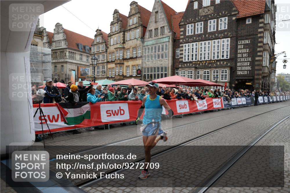 05.10.2025 - 20. swb-Marathon Bremen Yannick Fuchs http://msf.ph/oto/9272709 05.10.2025 12:19:17 Ziel 2049 meine-sportfotos.de