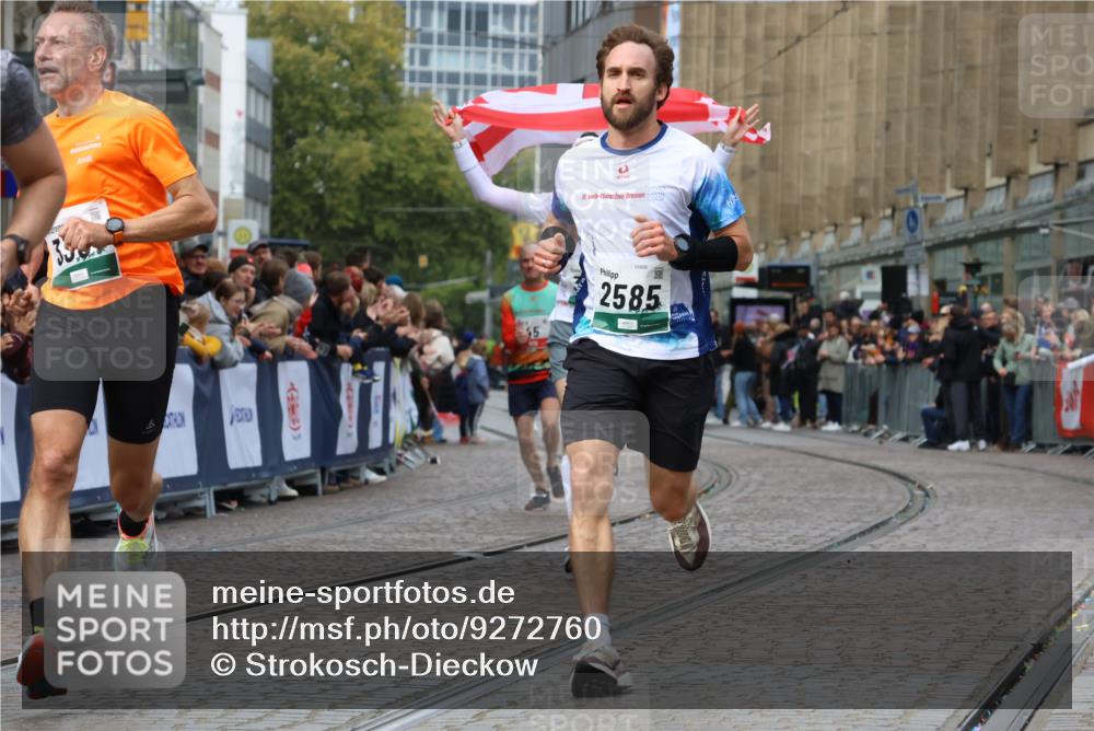 05.10.2025 - 20. swb-Marathon Bremen Strokosch-Dieckow http://msf.ph/oto/9272760 05.10.2025 13:02:59 Ziel 45, 288, 2141, 2585, 2939, 3197, 3381, 4629 meine-sportfotos.de