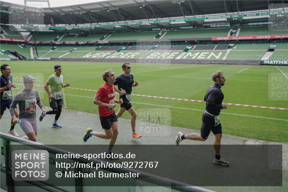 05.10.2025 - 20. swb-Marathon Bremen Michael Burmester http://msf.ph/oto/9272767 05.10.2025 12:47:24 Laufen im Stadion 223, 265, 344, 346, 391, 442, 502, 505, 545, 564, 609, 656, 770, 818, 862, 1205, 1521, 1635, 2472, 2482, 2613, 2656, 2872, 2939, 3061, 4215, 4255, 4291, 4313, 4848, 4966, 4988, 5656, 5831, 6295, 7070, 7170, 7176, 7583, 8013, 891, 1246, 3054, 3084, 4758 meine-sportfotos.de