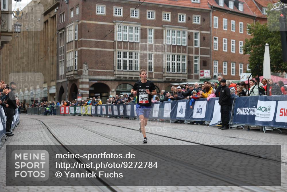 05.10.2025 - 20. swb-Marathon Bremen Yannick Fuchs http://msf.ph/oto/9272784 05.10.2025 12:20:29 Ziel  meine-sportfotos.de