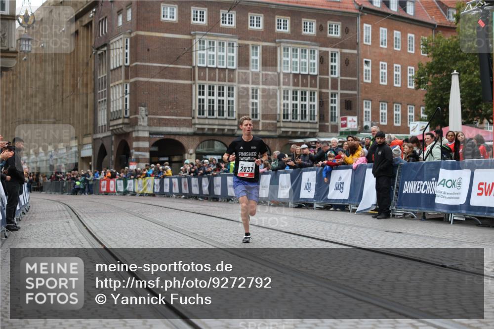 05.10.2025 - 20. swb-Marathon Bremen Yannick Fuchs http://msf.ph/oto/9272792 05.10.2025 12:20:29 Ziel  meine-sportfotos.de